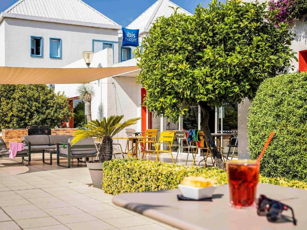 ホテル Ibis Perpignan Sud Saint Charles エクステリア 写真